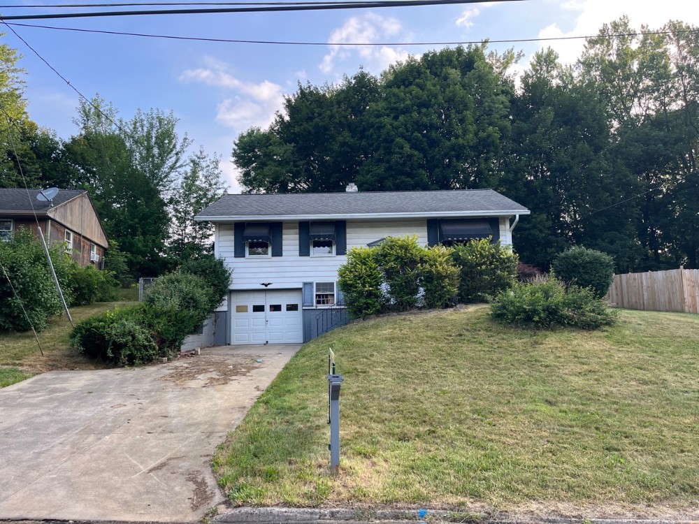 3Bedroom Fixer Upper Raised Ranch W/ Attached Garage Massillon, Ohio KIKO Auctions and